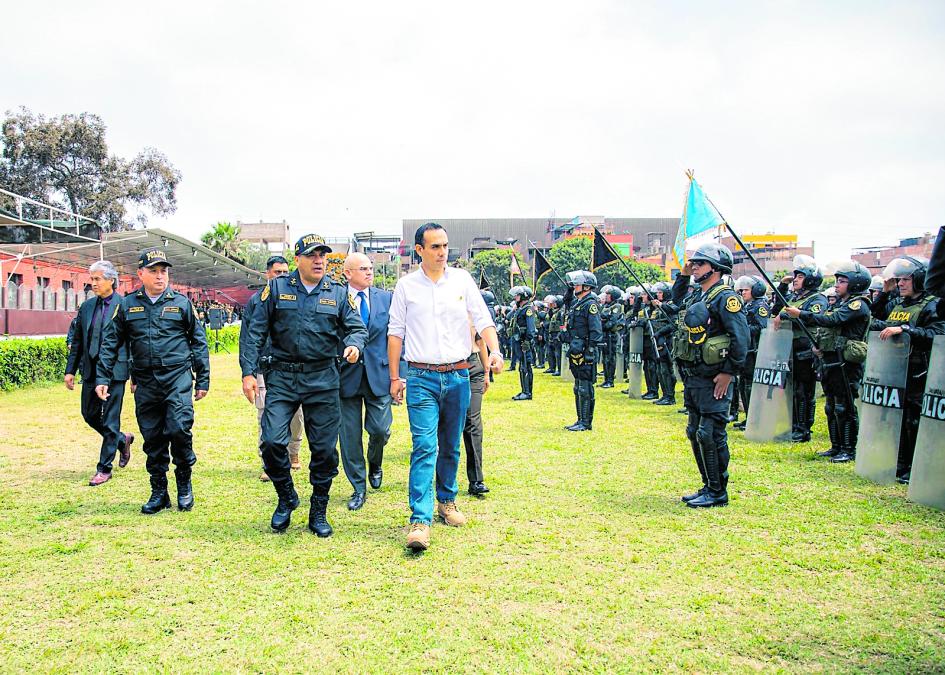Jerí supports the Police while Arriola changes the high command