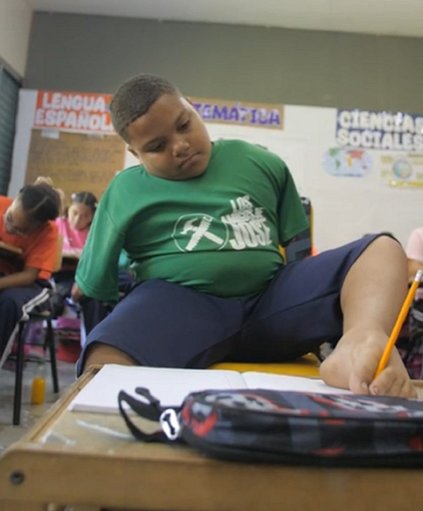 Jonás Sánchez: the boy who writes his story with his feet and his heart