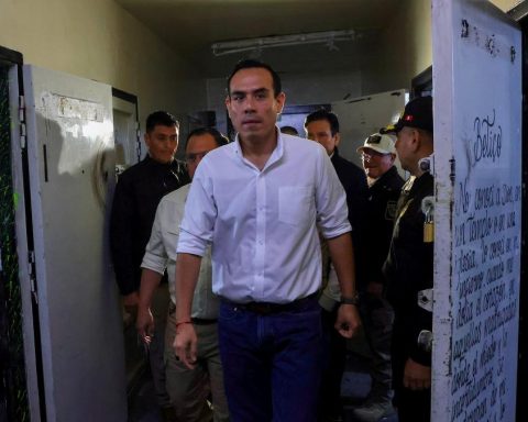 José Jerí begins his administration with 45% national approval