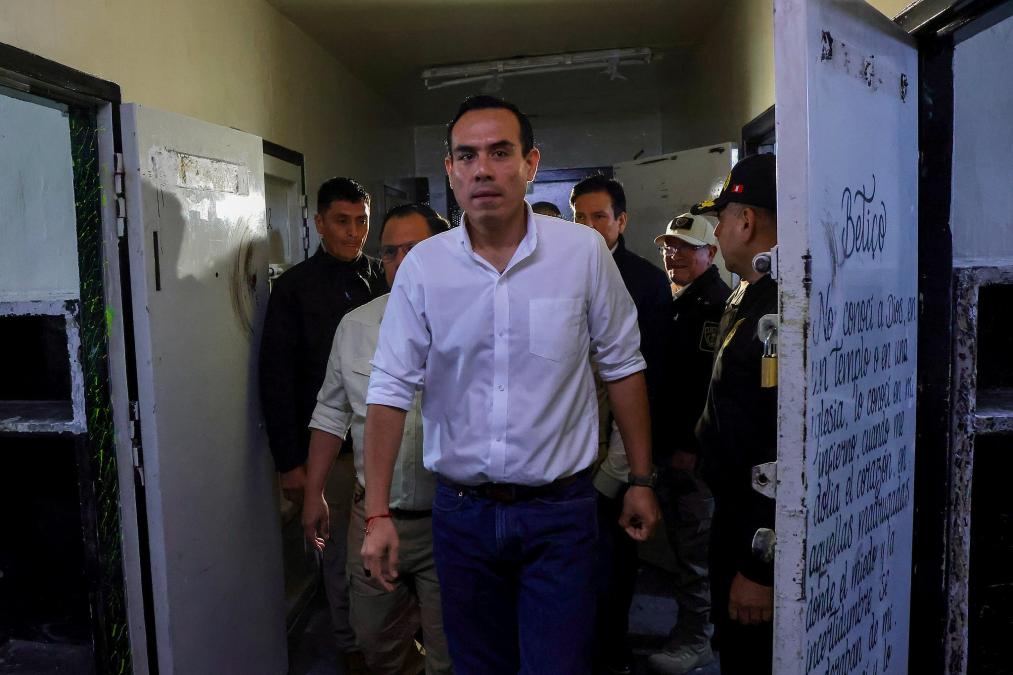 José Jerí begins his administration with 45% national approval