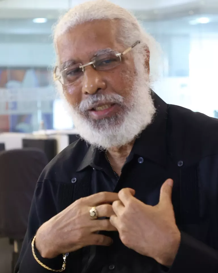 Juan Hubieres recuerda sus primeros años con agradecimiento a sus abuelos.  Elieser Tapia