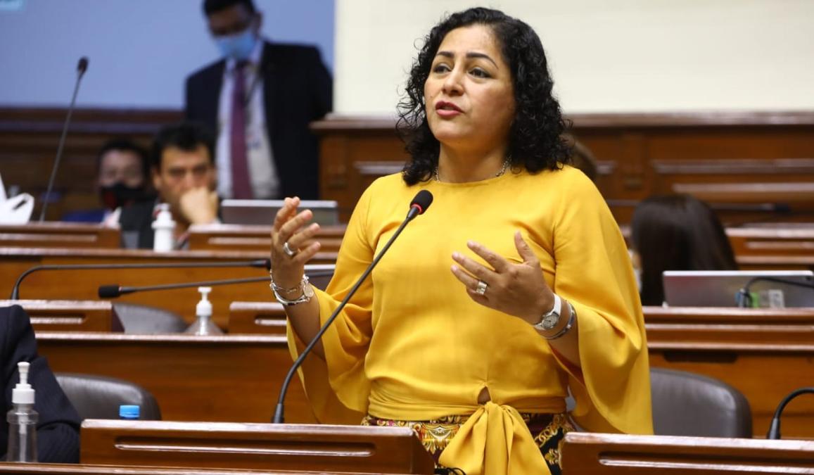 Karol Paredes: Delay in reporting reports to suspend congressmen depends on Elvis Vergara