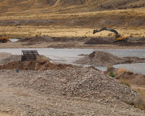 La Oroya: Communelands denounce which company changes the Mantaro river