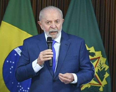 Latino leaders condemn authorization of CIA operations in Venezuela