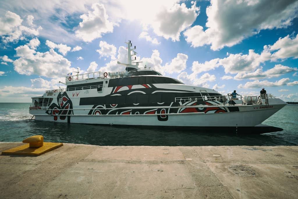 Leased with option for purchase and fruit of the transport fair, thus navigate the catamaran v2v business