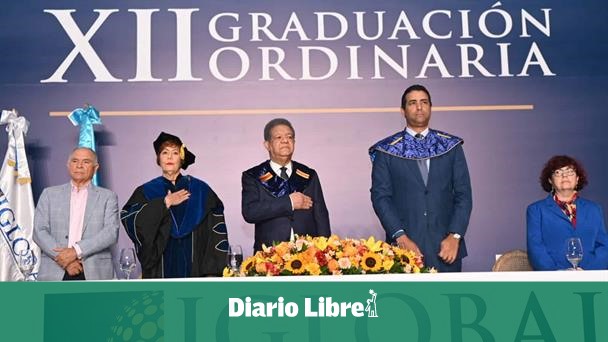 Leonel Fernández leads Iglobal graduation with 236 graduates