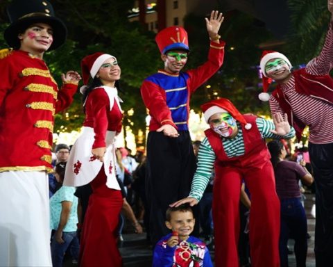 Light ignition brings a Christmas of peace and joy to the country