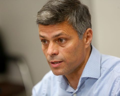 López to Maduro: We agree to take paths to get out of the dictatorship