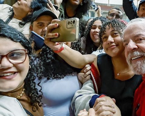 Lula: education and politics are pillars for the country to have a better future