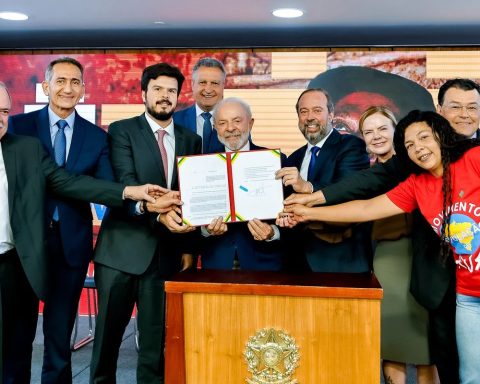 Lula sanctions free electricity bills for low-income families
