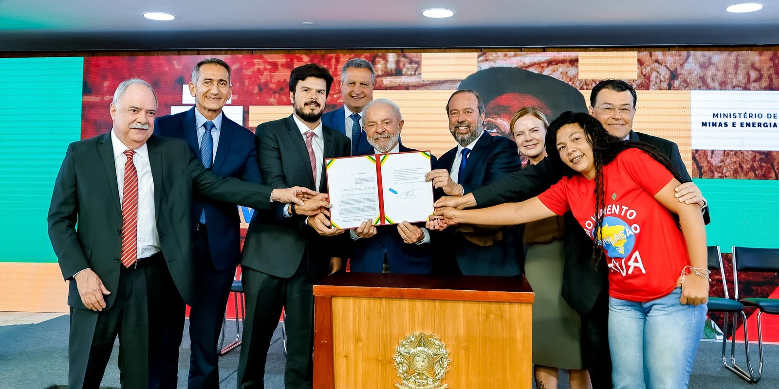 Lula sanctions free electricity bills for low-income families