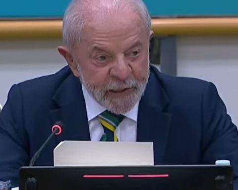 Lula says that manager who leaves stopped work must be arrested