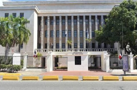 MINERD responde con acciones legales y preventivas ante casos de intoxicación