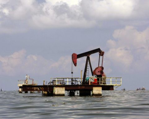 Maduro suspends gas agreement with Trinidad and Tobago after US military exercises