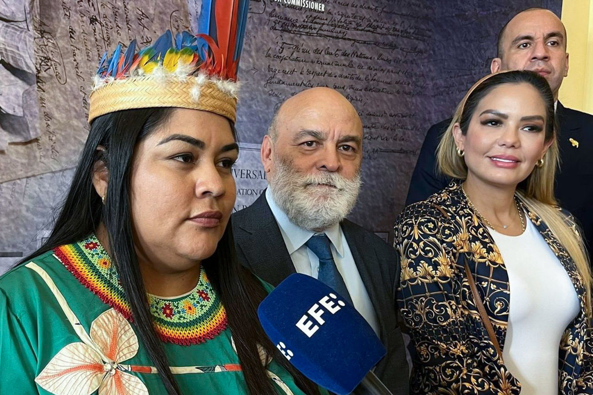 Maduro's government accuses the United States of reissuing the "colonization" with the military deployment in the Caribbean