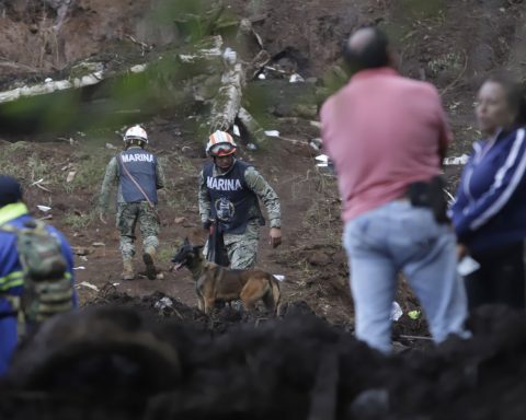 Maduro's government offers humanitarian aid to Mexico after devastating rains