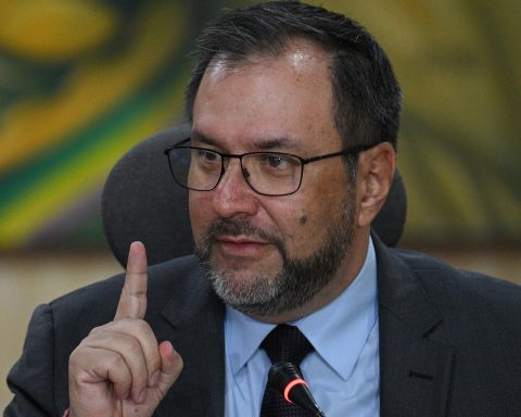 Maduro's government warns that US military action would destabilize the entire region