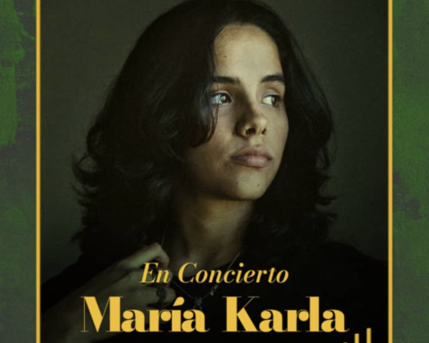 María Karla at Tempo Lounge Bar