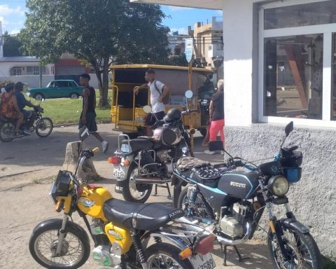 Matanzas tries to move with electric tricycles, but blackouts slow down the route