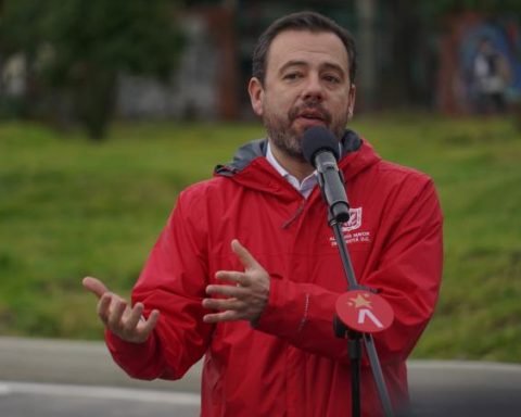 Mayor Galán files a criminal complaint with the Prosecutor's Office after riots in Bogotá