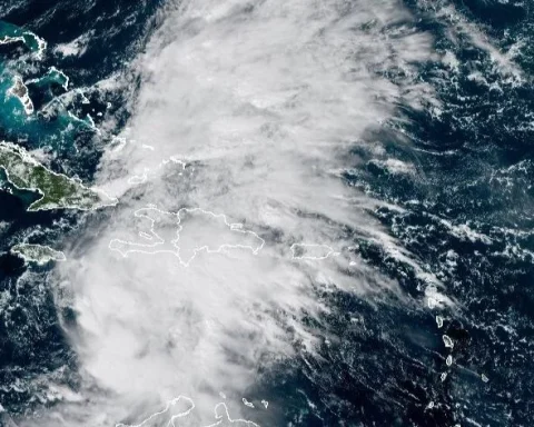 La tormenta tropical Melissa a las 2:00 de la tarde de este jueves