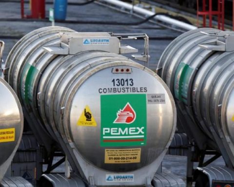 Mexican experts suspect that Pemex gives Cuba low-quality diesel that is of no use to it