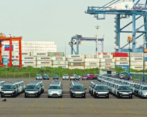 Mexican exports and imports grow 13.8% and 15.2% and break records in September