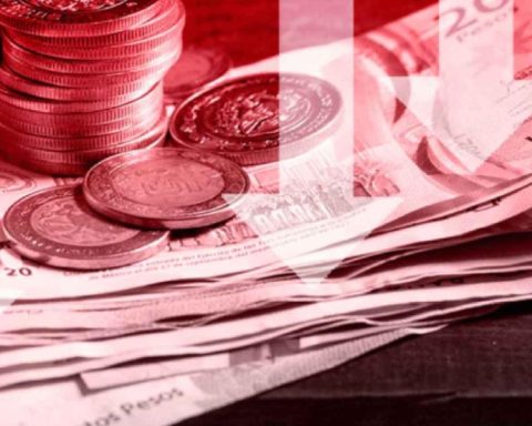 Mexican peso depreciates against the dollar and ends a negative week