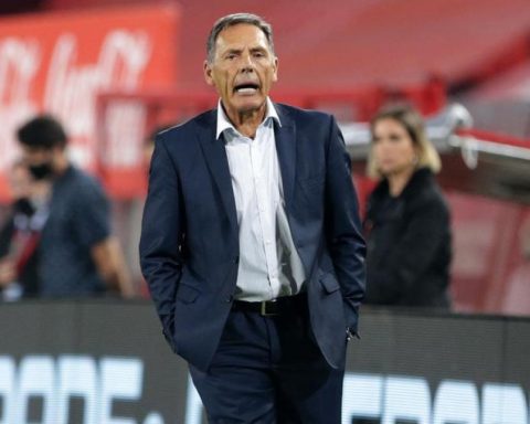 Miguel Ángel Russo, in serious health