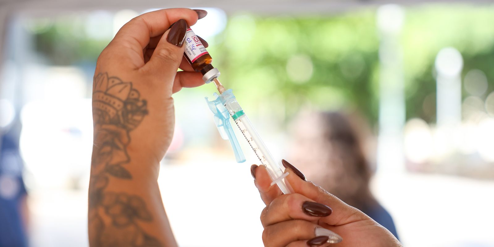 Minister appeals by updating the child's vaccination book