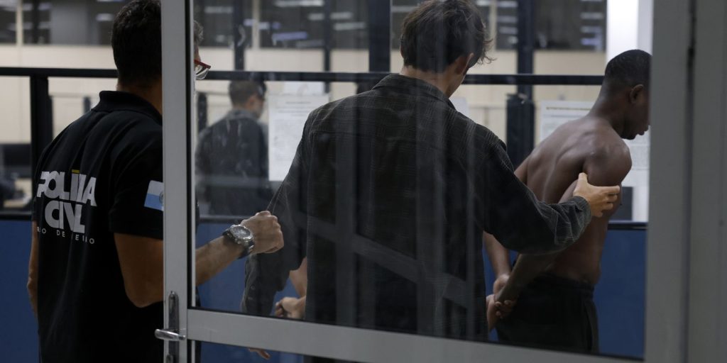 Ministers will hold emergency meeting with Castro this Wednesday