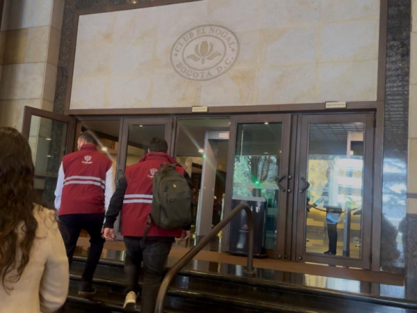 Mintrabajo installs a work table with the El Nogal club after inspection