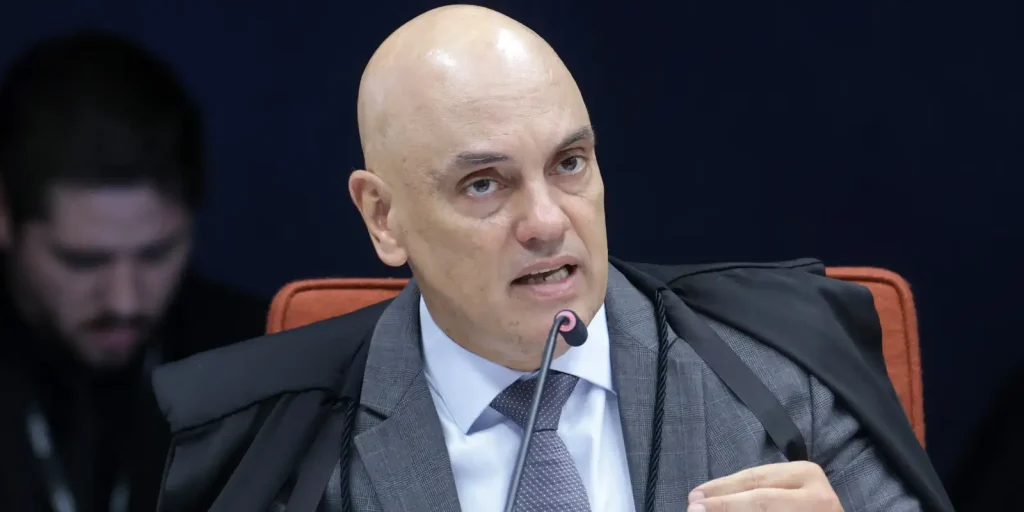 Moraes requests review and suspends judgment on exemption from the STF