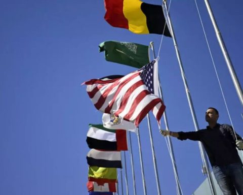 More than 20 world leaders meet in Egypt to monitor ceasefire in Gaza