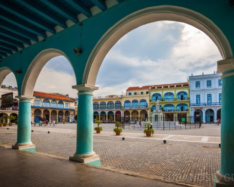 More than 200 artists from 17 countries will participate in the international event “Photographic November” in Havana