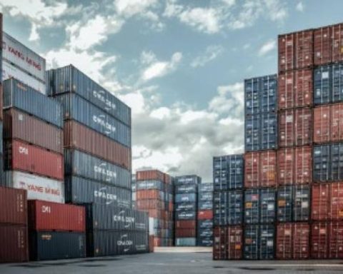 National Government initiated a complaint process to finish the FTA with Israel