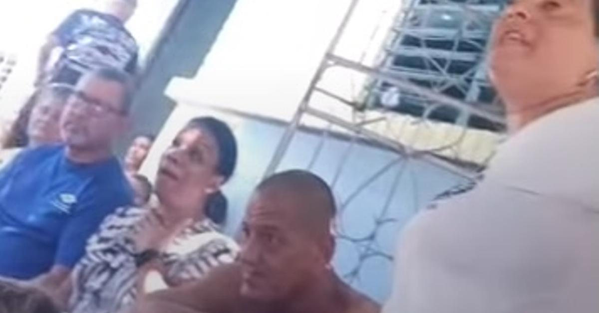 Neighbors of Manzanillo rebuke Inés María Chapman