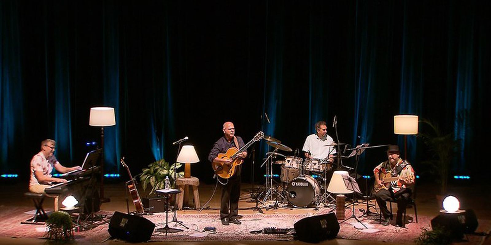 Nelson Faria presents classics from the national songbook on TV Brasil