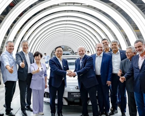 New electric car factory shows confidence in Brazil, says Lula