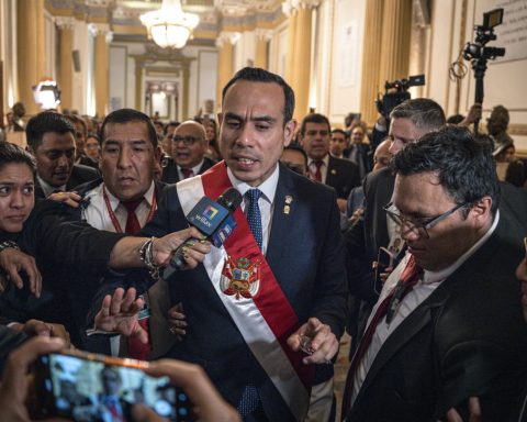 New president of Peru takes office after dismissal of Dina Boluarte