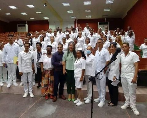 Nurses from Santiago arrive in Havana to support dengue and chikunguya