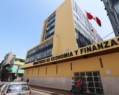 OECD: Peru fiscal deficit is reduced, but it will remain above the goal