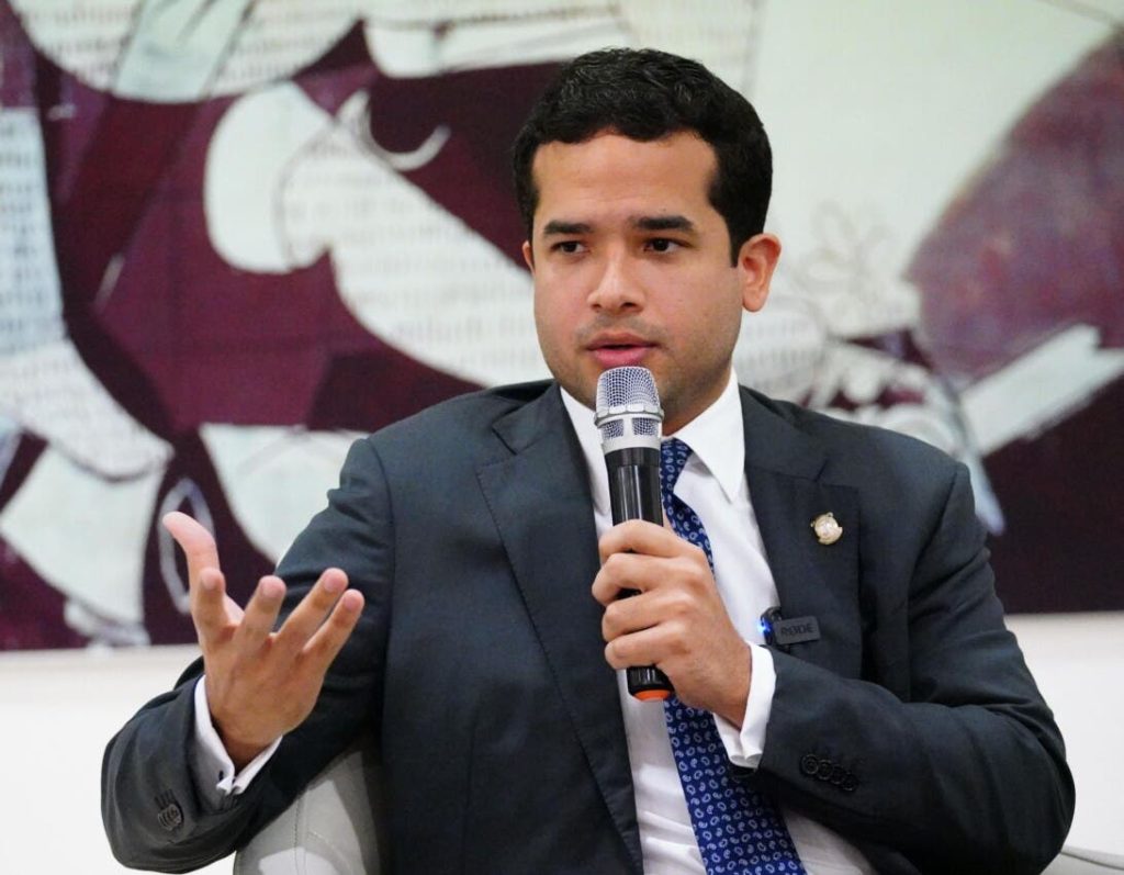 Omar Fernández urge a suspender clases y labores por tormenta Melissa