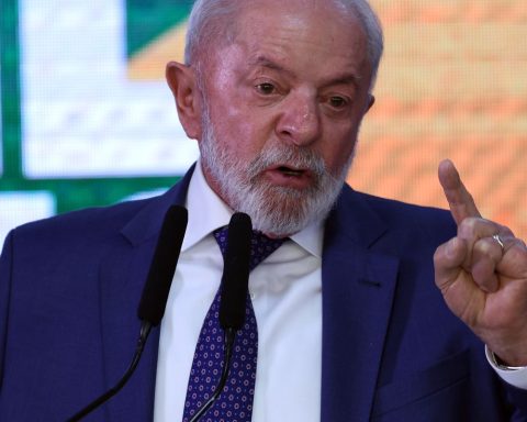 On the island of Marajó, Lula inaugurates nursery that got paralyzed work