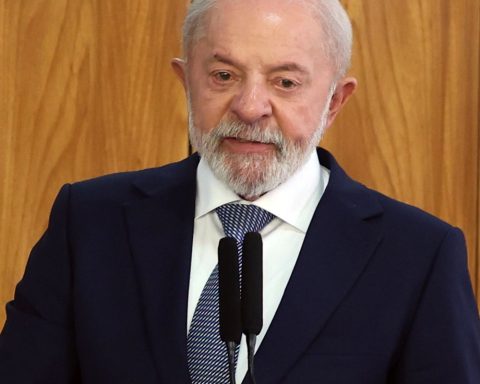 Overthrow of MP is defeat imposed on the Brazilian people, says Lula