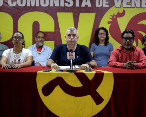 PCV demands that Maduro build a political solution "in the face of a military threat from the US"