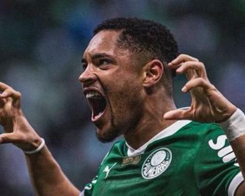 Palmeiras prays to Vitor Roque