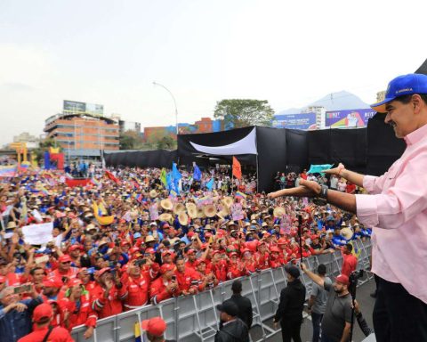 People mobilize this Tuesday in defense of peace and sovereignty