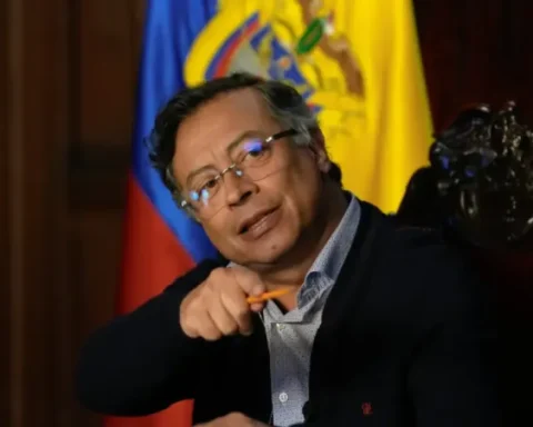 Petro calls for the collection of signatures for 'constituent power', after Uribe's acquittal
