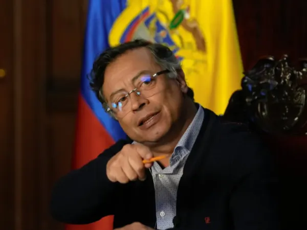 Petro calls for the collection of signatures for 'constituent power', after Uribe's acquittal